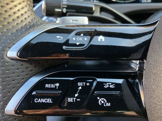 Mercedes-Benz E 220 AMG Line E 220 d Sedan