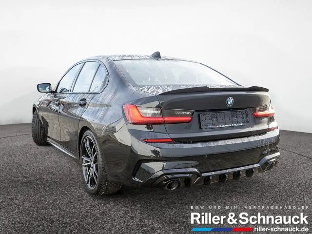 BMW 330 330d M-Sport Sedan