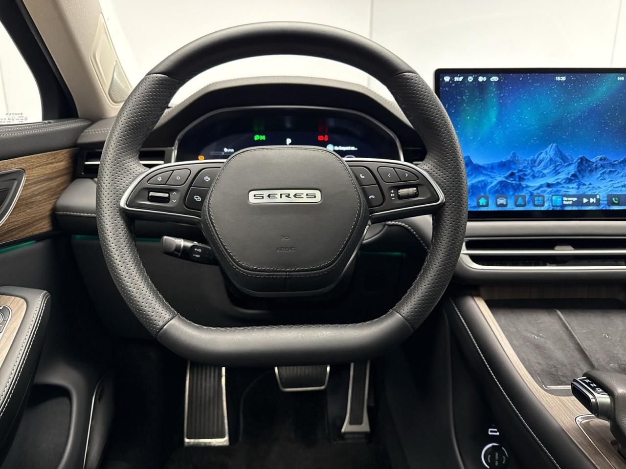 Seres 5 Luxury Klima Navi Leder Rückfahrkamera