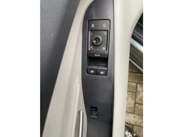 Ford Explorer Premium RWD