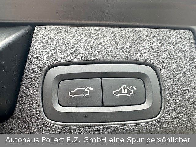 Volvo XC60 R-Design Recharge