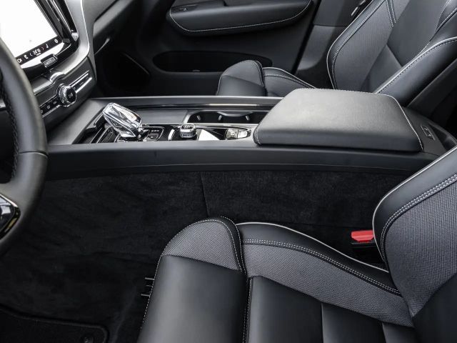 Volvo XC60 AWD Dark Plus T6