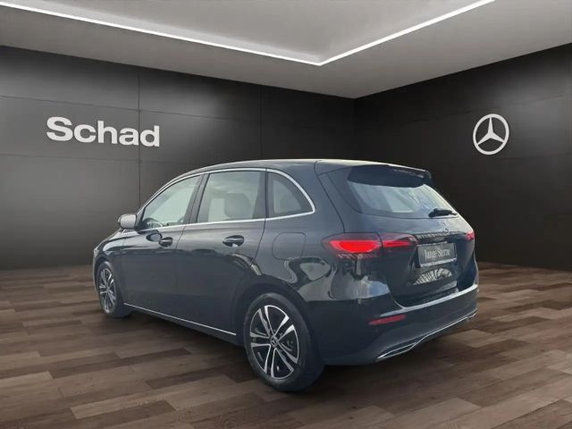 Mercedes-Benz B 180 Sedan