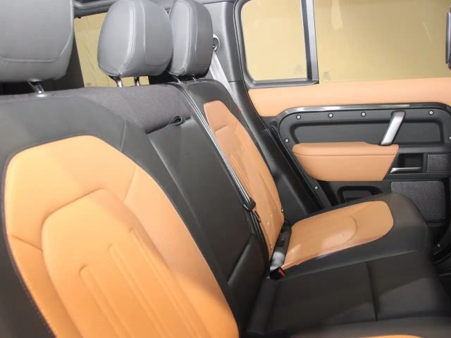 Land Rover Defender 110 D300