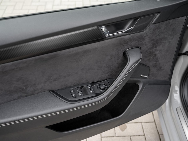 Skoda Superb 2.0 TDI Combi Sportline