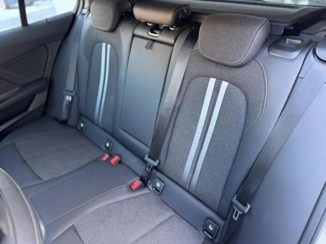 BMW 118 118i Sedan Sport Line