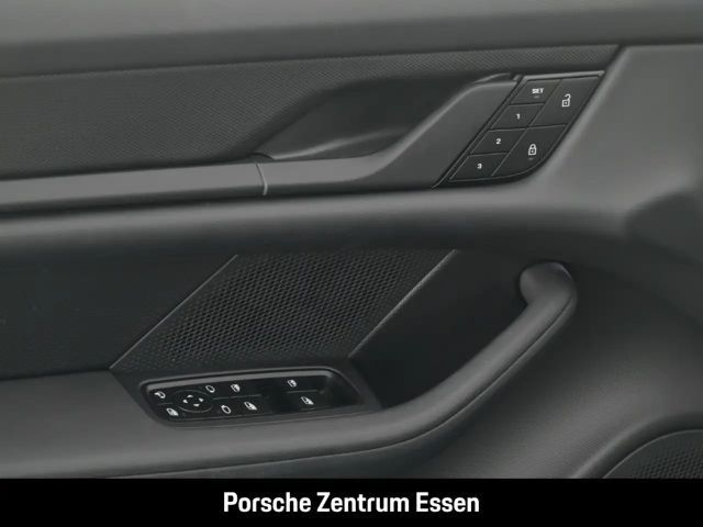 Porsche Taycan Abstand. Luftfederung, Bose,OnBoard 22KW