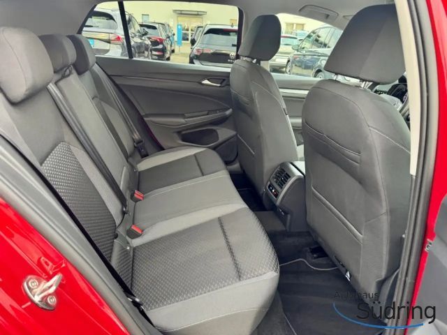 Volkswagen Golf 1.5 eTSI DSG