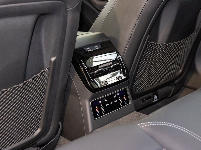 Audi A6 Avant Quattro S-Tronic