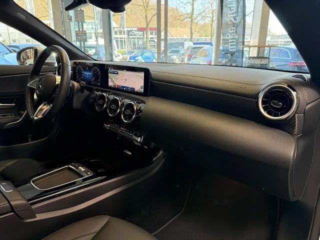 Mercedes-Benz CLA 180 Coupé Progressive