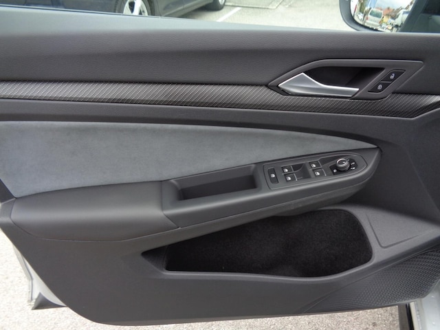 Volkswagen Golf DSG Golf VIII R-Line Variant