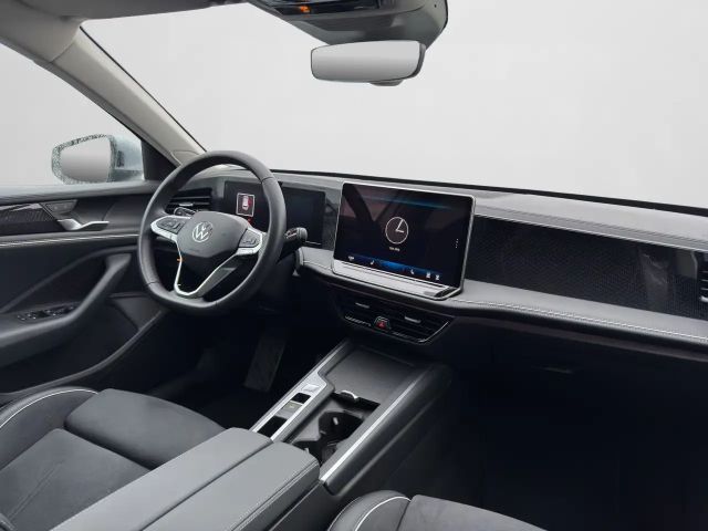 Volkswagen Passat 1.5 eTSI Business DSG Variant