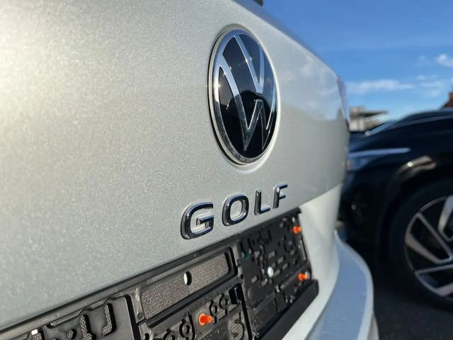 Volkswagen Golf 1.5 TSI Life Variant