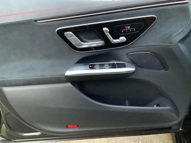 Mercedes-Benz EQE 350 4MATIC AMG Line Sedan