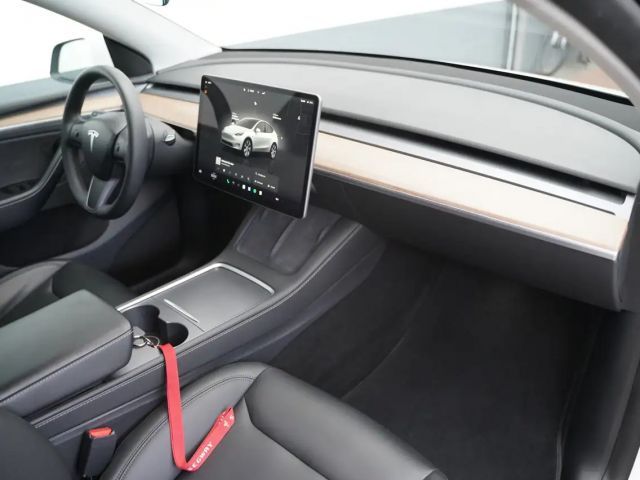 Tesla Model Y AWD Long Range