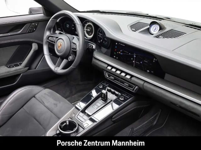 Porsche 992 4 Coupé GTS Targa