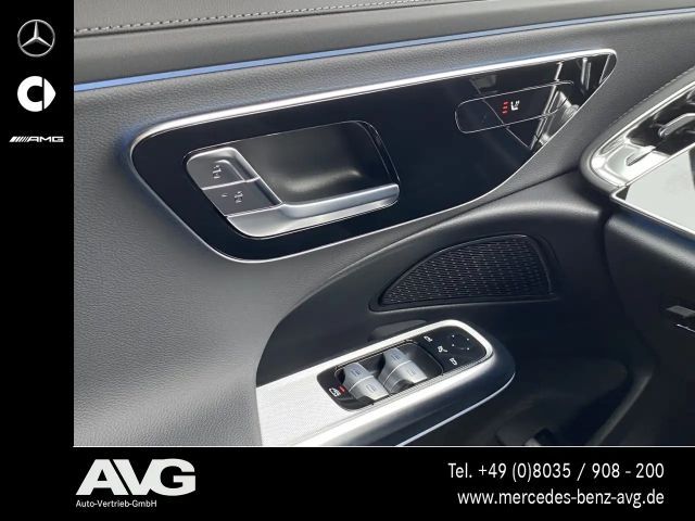 Mercedes-Benz E 200 AMG Line Sedan