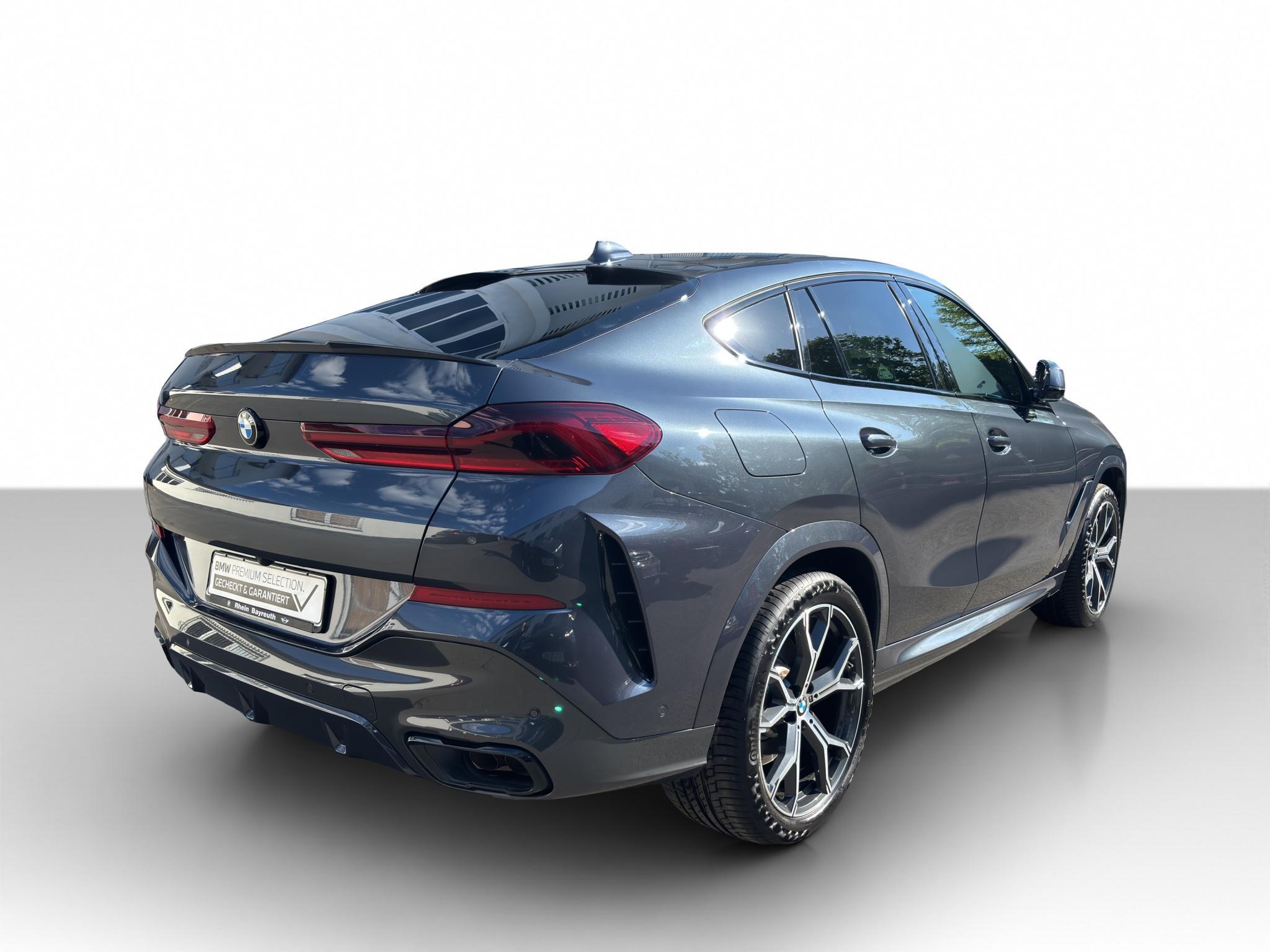 BMW X6 M50i