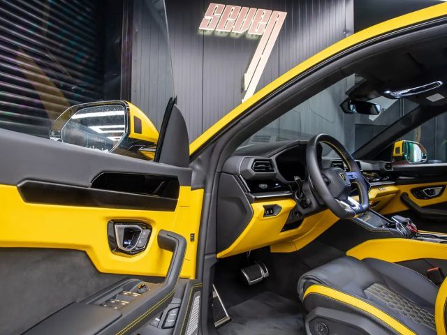 Lamborghini Urus Urus SE + B&W + Panorama + Massage seats + Ambient