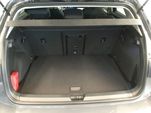 Volkswagen Golf 1.5 eTSI DSG Life