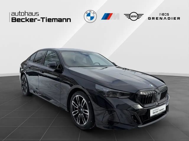 BMW 520 520d M-Sport Sedan