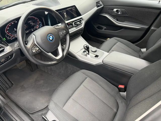 BMW 320 320e Touring