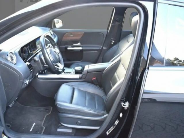 Mercedes-Benz EQA 350 4MATIC AMG Line