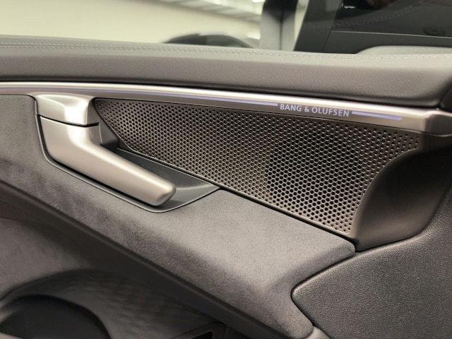 Audi A6 Avant Quattro S-Tronic