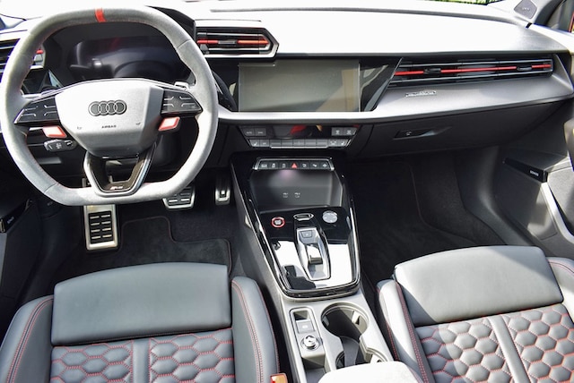 Audi RS3 Quattro S-Tronic Sedan