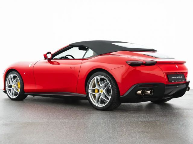 Ferrari Roma Spider