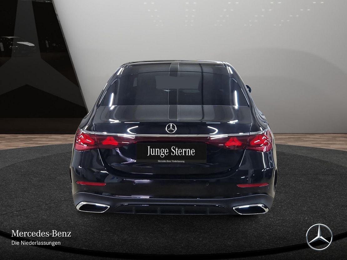 Mercedes-Benz E 200 Sedan