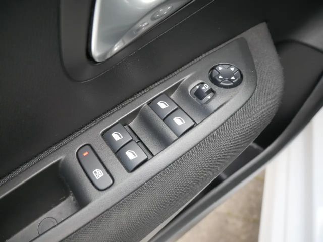 Peugeot E-208 Active Pack