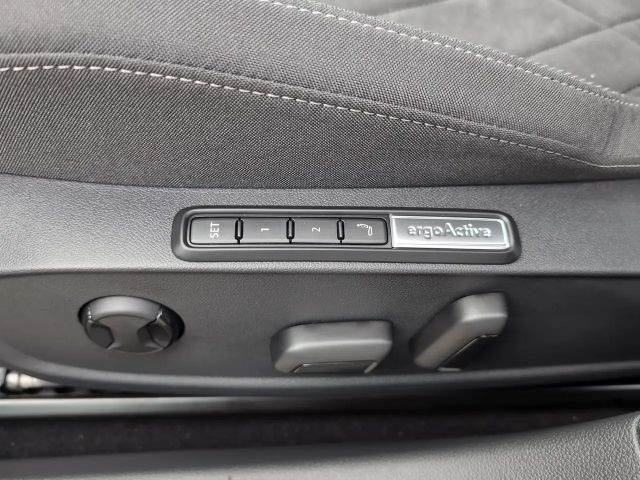 Volkswagen Golf DSG Life Variant