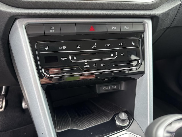 Volkswagen T-Roc TSi CarPlay/Black/Virt/ACC/LED/Navi