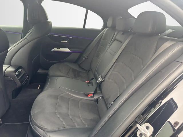 Mercedes-Benz E 200 AMG Line Sedan