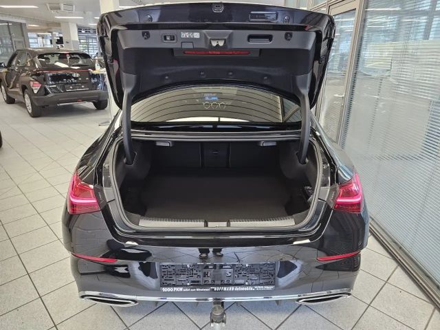 Mercedes-Benz CLA 250 AMG Line Sedan