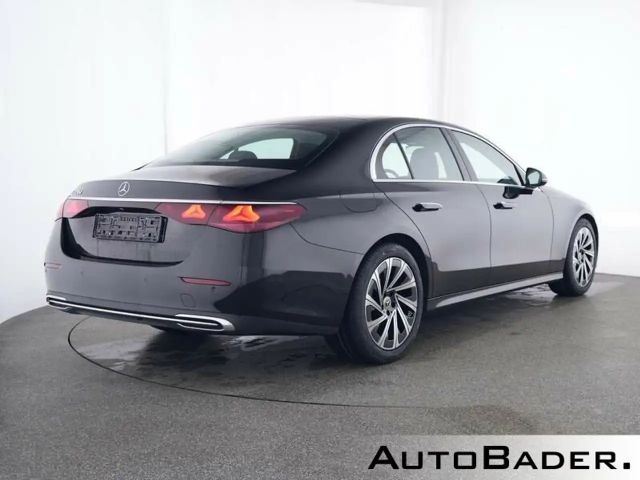 Mercedes-Benz E 220 AVANTGARDE E 220 d Sedan