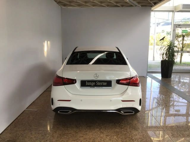 Mercedes-Benz A 200 AMG Line Premium