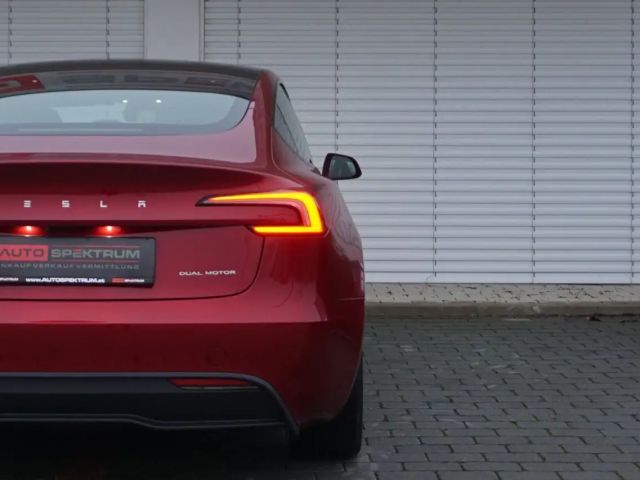 Tesla Model 3 AWD Long Range