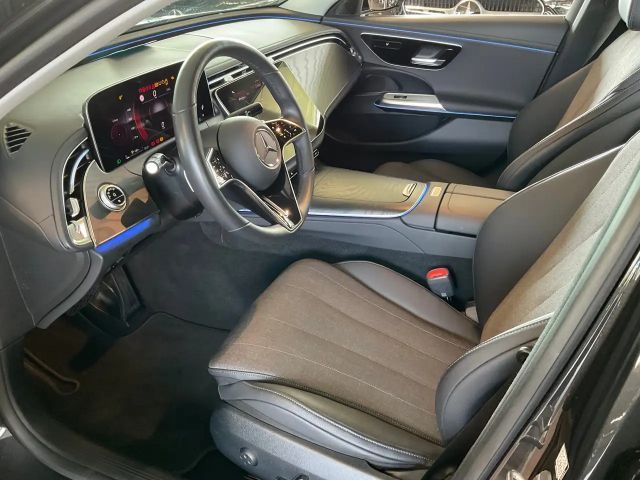 Mercedes-Benz E 220 AVANTGARDE E 220 d Sedan