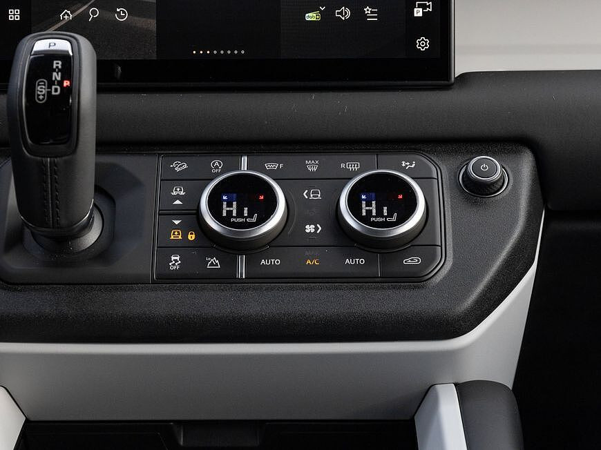 Land Rover Defender 110 Dynamic SE