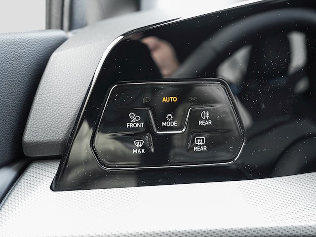 Volkswagen Golf 1.5 eTSI DSG