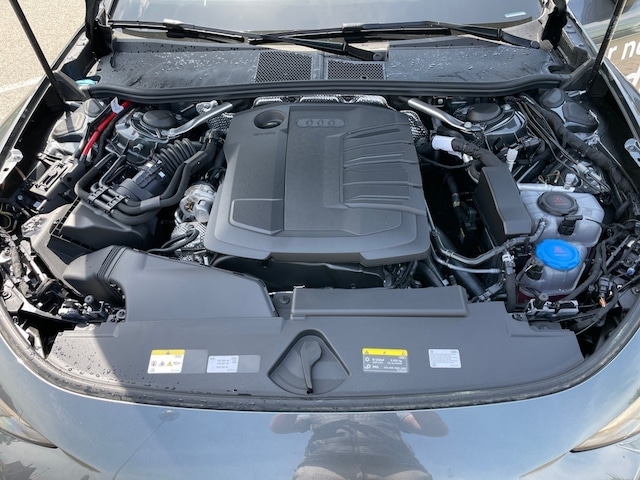 Audi A6 Avant Quattro S-Tronic