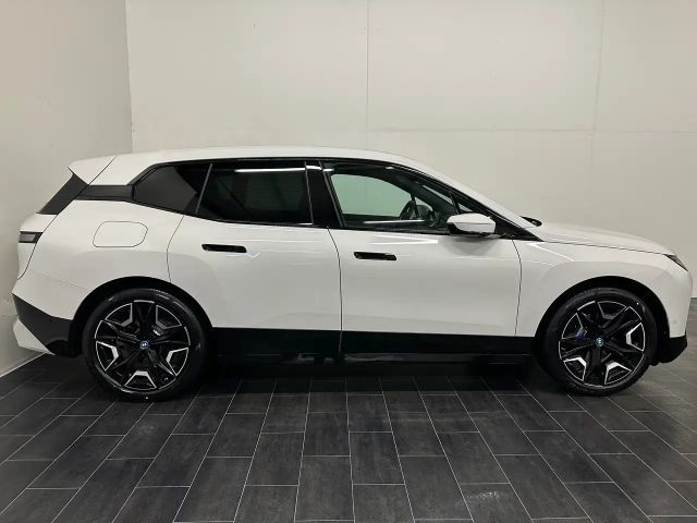 BMW iX xDrive40