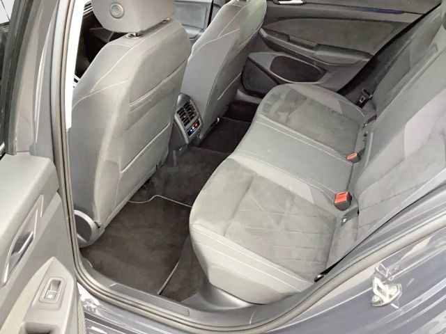 Volkswagen Golf DSG Style Variant