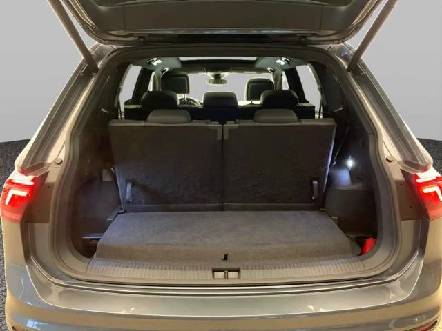 Volkswagen Tiguan Allspace DSG IQ.Drive R-Line