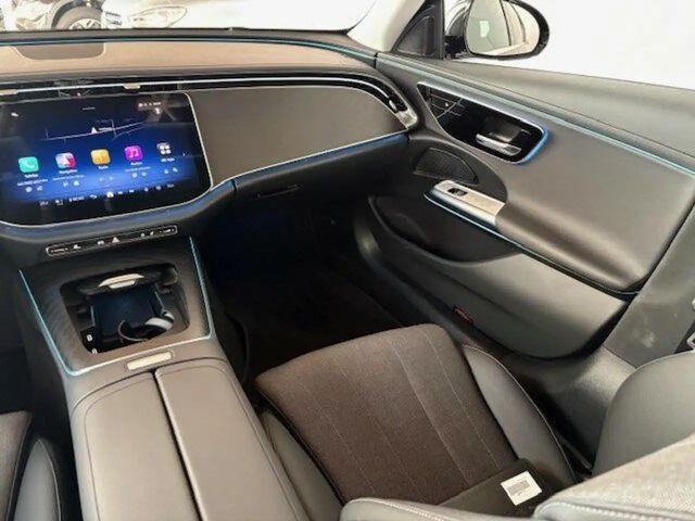 Mercedes-Benz E 200 AVANTGARDE Sedan