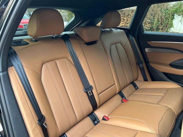 Audi A6 Avant Quattro S-Tronic