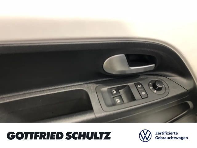 Volkswagen up! Active