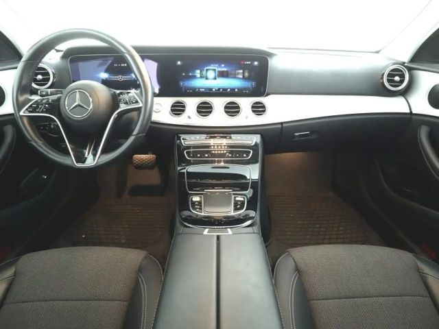 Mercedes-Benz E 220 AVANTGARDE E 220 d Estate